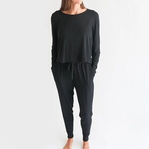 Posh Peanut Women's Long Sleeve Scoop Loungewear